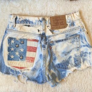 LEVIS Distressed High Waisted Shorts